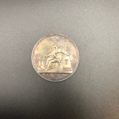 47ff3180-388d-423e-8cf0-5c1984438398.jpg; 0000-0165-PEE; Prijs van de tweejaarlijkse tentoonstelling van schilderijen voor het eerst in het nieuwe stedelijke gebouw te 's Gravenhage gehouden.; onderscheidingen (eretitels)