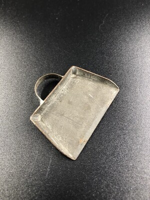 480f228f-21c9-47d5-bb62-5b9494ca4f46.jpg; 1960-0284-KPO/057; Gegalvaniseerde ijzeren blik; blikken (materiaal)