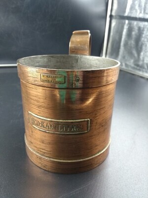 4823db05-20db-4e45-ba0c-bd87b2a2c855.jpg; 2001-0019-HHI; Koperen maatbeker van 1/2 liter; voedselverwerkingsuitrusring