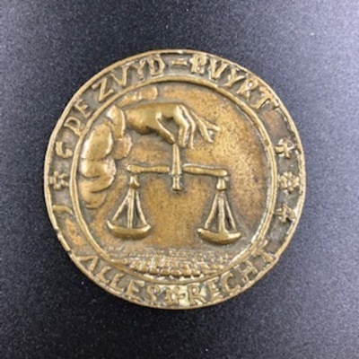 4aaf541a-2ed9-4b2a-9667-6f9e5e9aec17.jpg; 0000-0037-PEO; De zuidbuurt; Buurtpenning