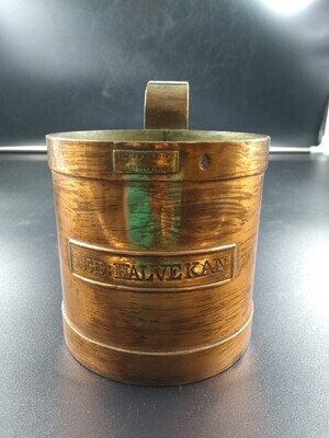 4adb34cf-7b4b-47da-8c12-1d9d9b67369e.jpg; 2001-0021-HHI; Koperen inhoudsmaat van 1/2 L; voedselverwerkingsuitrusring