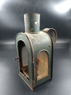 542f4a30-9f67-415d-8e71-5242ca4a8f1c.jpg; 1987-0003-OMO; Blikken lantaarn; metaal