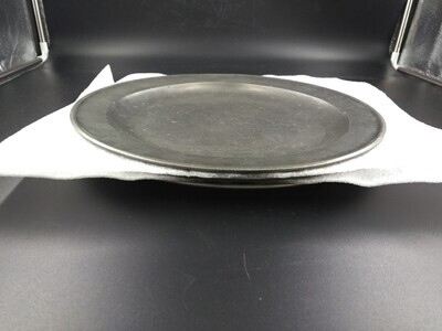 56c6a97c-c789-4fed-8f4f-83652d7c2c76.jpg; 1979x0008-OMO/a-e; Vijf grote, ronde borden uit het Oude Mannenhuis.; borden (vaatwerk)