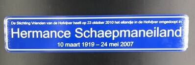 595e3a1b-4408-4541-a93c-b8f534c4a6b7.jpg; 0000-0774-HHI; Blauw naambord "Hermance Schaepmaneiland"; bord (informatie)