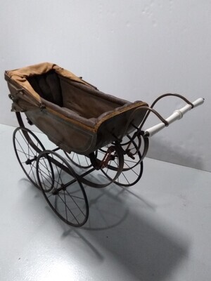 615a0761-6845-45ea-88a2-0ea0eb73a442.jpg; 1960-0001-KPO; Poppenwagen.; poppenwagens