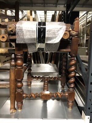 619ec1c0-30f8-4546-ab5c-6410e940caf5.jpg; R-GP-0361/1; Eetkamerstoel met gevlochten rieten zitting en rugpand.; stoelen