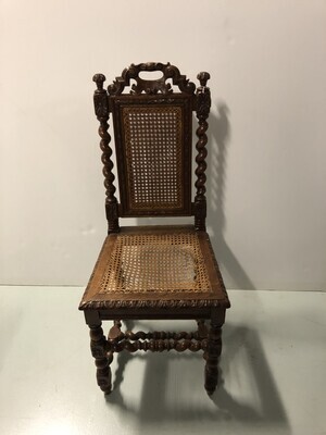 627764a7-92a2-4ed6-a496-f0ad58ca40c3.jpg; R-GP-0361/2; Eetkamerstoel met gevlochten rieten zitting en rugpand.; stoelen