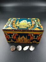 67267979-be37-4469-9678-2f1e19d76de5.jpg; 1981-0001-HHI; Blikken koektrommel met o.a. afbeelding van Vredespaleis.; koektrommels