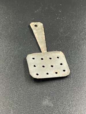 677f8f02-ddba-4587-83dc-d9e015e2d4a5.jpg; 1960-0276-KPO/042; Metalen schep; schep