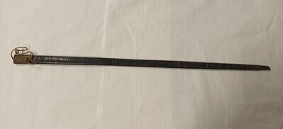 69d3c895-3b6b-4bc7-8263-32209d1465af.jpg; 0000-0355-HHI; Leren schede van zwaard met slank recht lemmet; zwaard