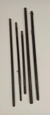 6bd235bb-cebe-4bd4-b396-52cd13b9d918.jpg; 0000-0030-MHO/1-5; Zwarte vaandelstokken; vaandelonderdeel