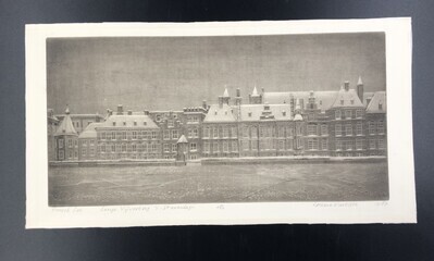 6c4c370f-66ce-4f15-bf1c-48cc2636181a.jpg; 1995-0042-HHI; De lange Vijverberg te Den Haag.; prenten