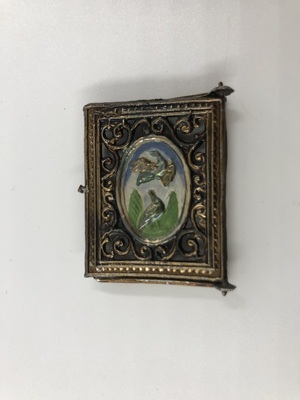 7254cf58-0d42-43a3-95ca-c62e5c1f6026.jpg; 1967-0000-KPO/030; Decoratief object met afbeelding; diversen