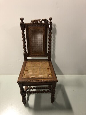 7b66c760-2fab-40d0-80f4-262d77319acc.jpg; R-GP-0361/4; Eetkamerstoel met gevlochten rieten zitting en rugpand.; stoelen