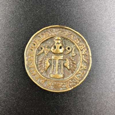 7ec6e4d2-9d96-465e-9a98-519e257fe0d7.jpg; 0000-0041-PEO; De kerk Noorderzijdsbuurt; Buurtpenning