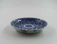 7f0eadf5-6d04-47df-86ee-9c96212e8645.jpg; 0000-0507-OCE/2a-b; Kop en schotel van wit steengoed met blauwe decoratie; koppen (drinkgerei)