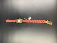 7f9b76be-160e-45f9-b811-8cdcffe0ef11.jpg; 0000-0086-OME/a; Zilveren bodebus met afbeelding van Hollandse maagd; edelmetaal (metaal naar waarde)