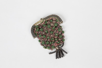 84d1d793-c782-405e-9a57-89aa32d0bb83.jpg; 2013-0011-OWE; Beursje uit de reticule van Alexine Tinne.; portemonnees