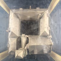 85da76f4-4bd7-49df-968a-1087acfce6d3.jpg; 0000-0744-HHI; Model van gebouw met klokkentoren; gebouwen