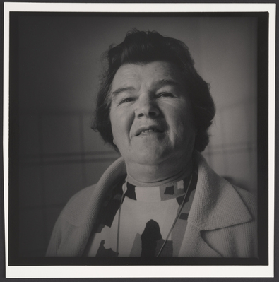 876b3ad9-cb06-4dea-9209-796518795dfa.jpg; 2023-0109-PRE; Toiletjuffrouw op de Herman Kosterstraat, Den Haag; portretten