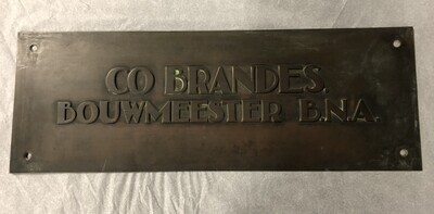 88b74f89-f9e2-4086-9702-4545e3593aff.jpg; 0000-0026-MMO; Naambord Co Brandes; naamplaten