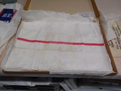 8a609ab8-090a-4461-ae63-8fc9a8449865.jpg; 0000-0016-MWE; Handdoek Gemeentewerken.; handdoeken