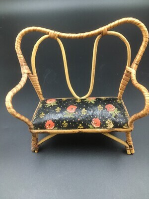 8b4d812e-55d2-463f-b1b7-dbb2284dc194.jpg; 1960-0000-KPO/013; Tuinbank uit poppenhuis; zitbanken (meubilair)