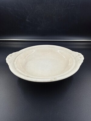 8ddb5e6e-a97f-4e00-a0cc-e9175dba166d.jpg; 1982-0090-MCE; Cremekleurige terrine vervaardigd van steengoed; keramiek (objectgenre)