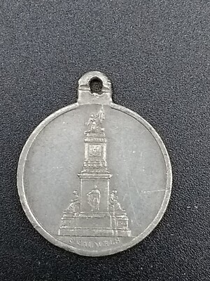 9082a8a9-f999-4a4b-a9f0-c866edb15606.jpg; 0000-0147-PEO; De onthulling van het nationaal monument ter herinnering aan 1813 te 's Gravenhage; onderscheidingen (eretitels)