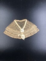 933cba5e-3fd0-4ee7-bcc1-d5c4bb40ee25.jpg; 1960-0274-KPO/080; Drie kanten katoenen omslagdoeken (kragen) ; kraag