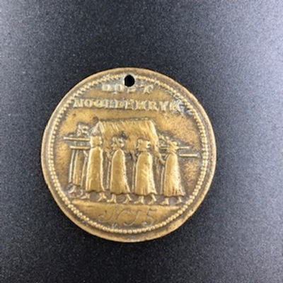 9cc77a8f-7029-4e23-bcf2-a5d416d22229.jpg; 0000-0078-PEO; De Oost Noordenrijksbuurt (Voorhoutsbuurt); Buurtpenning