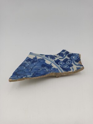 9ce93f59-632f-4214-83cf-479d5594423d.jpg; 336.01; Fragment van een bord; bord