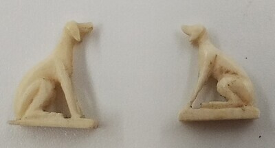 a35bc15a-4544-49f2-9f01-d8744ff413ca.jpg; 1960-0225-KPO/091; Twee boekensteunen in de vorm van een hond.; boekensteunen