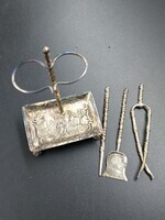 a3edb04c-eb35-4fe8-a5f5-21d306e46ee2.jpg; 1960-0277-KPO/060; Zilveren haardstel. ; miniaturen