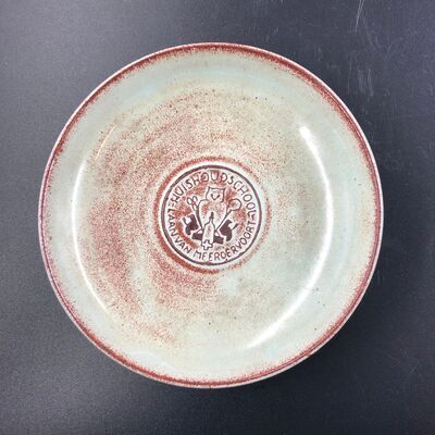 a4bd614c-ddaa-4045-a440-d3aab5219a55.jpg; 2013-0001-MCE/a; Kommetje Haagse Huishoudschool Laan van Meerdervoort.; kommen (vaten)