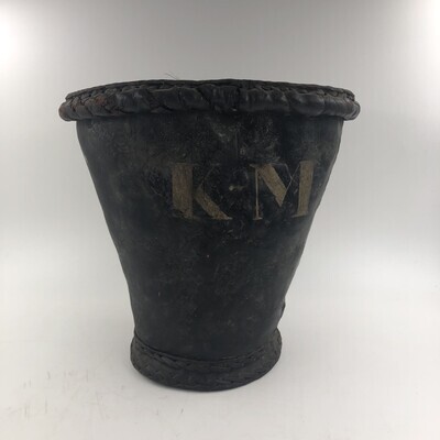 a633f9eb-de6b-41ab-b9a0-0c9af2f36aae.jpg; 314; Leren emmer; emmer