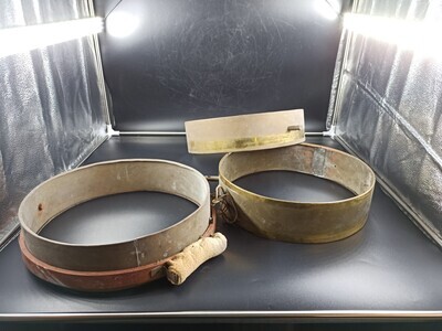 aadc7fc5-be30-4a06-97c0-d5f0329a9ebb.jpg; 0000-0052-MMO/1-3; Drie trommelonderdelen; trommelonderdelen