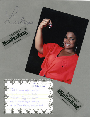 acf012f1-3040-4559-a787-e04f80ce639d.jpg; V-HHM-1028; Het topstuk (hangertje hart voor een ketting) van Lashända Voorthuis; MijnDenHaag*