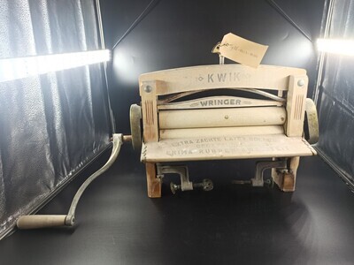 b028e128-211b-4c70-aaf7-7da62017d3b3.jpg; 1986-0013-MHO; Waswringer; hout (plantaardig materiaal)