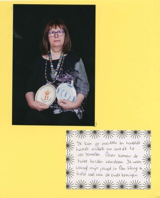 b3381a9e-94d2-47f1-8036-55e3238cee4a.jpg; V-HHM-1649; Het topstuk (koninklijke borden) van Susanne Illés; MijnDenHaag*