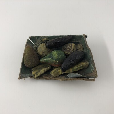 b45b52b9-1e9d-478a-9090-0b98023f98fb.jpg; 1960-0285-KPO/B/001; Bak met groente en fruit; miniaturen