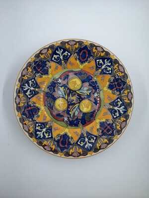 b5e38857-525d-4533-b4bc-b12d3ca9493e.jpg; 1958-0001-MCE; Wandbord koningin Wilhelmina; keramiek (objectgenre)