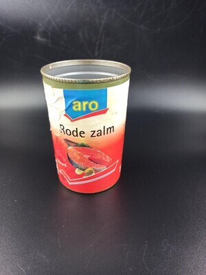 ba6c6637-93e8-4277-93d1-397b2a02b6b0.jpg; 2018-0002-MMO/1-7; Aro rode zalm, uit winkel Firma Dopmeijer; blikken (materiaal)