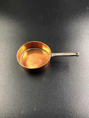 c7fd130c-0d41-4d58-b9d4-f40e99935428.jpg; 1960-0284-KPO/054; Roodkoperen steelpan; steelpannen