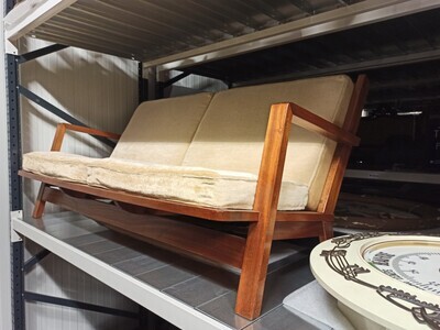 cab0b52c-2de0-46bb-9ef9-e99229bc8f08.jpg; 1997-0553-HHI; Tweezitsbank van Bas van Pelt ameublement.; zitbanken (meubilair)