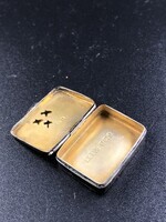 e7efb672-ec80-49b4-8dca-ade681a8741a.jpg; 1960-0274-KPO/001; Zilveren, rechthoekige doosje met een scharnierend deksel; diversen