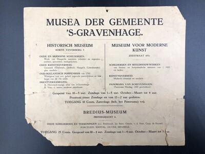 ed2e9540-b2c8-4a2c-b6d3-adcb1ff63c1b.jpg; 1982-0012-HHI; Kaart met openingstijden "Musea der gemeente 's-Gravenhage".; reclameprent