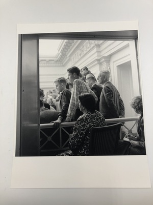 f5273d4b-ab33-4869-9462-411980940e55.jpg; 2010-0373-PRE; Balkon van de Tweede Kamer ; fotografie