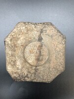 fb8100a0-bcd3-4f14-ac75-a5e65d712786.jpg; 0000-0213-OMO; Matrijs met stempelvorm "toegang tot den brand in het raadhuis"; matrijzen (druktechniek)