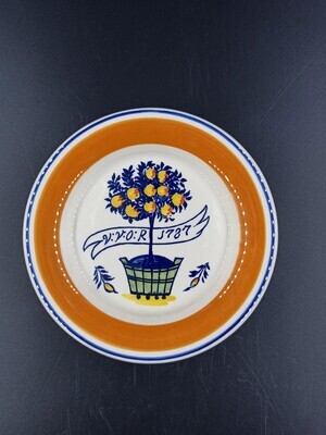 ff0cd122-aad7-44e8-94d2-47aeffdadef2.jpg; 1997-0007-MCE; Bord met de Oranjeboom ; sierborden (vaatwerk)